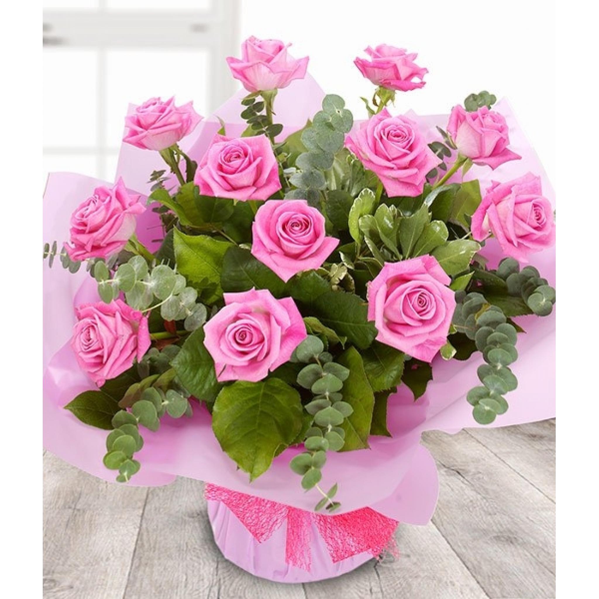 12 Pink Roses